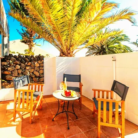 Tiny House Madora - Sea View - Amazing Garden - Quiet Location - Bodegas & Hiking Trails Nearby Apartment La Asomada (Lanzarote)